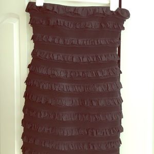 Elizabeth and James strapless mini LBD 🔥